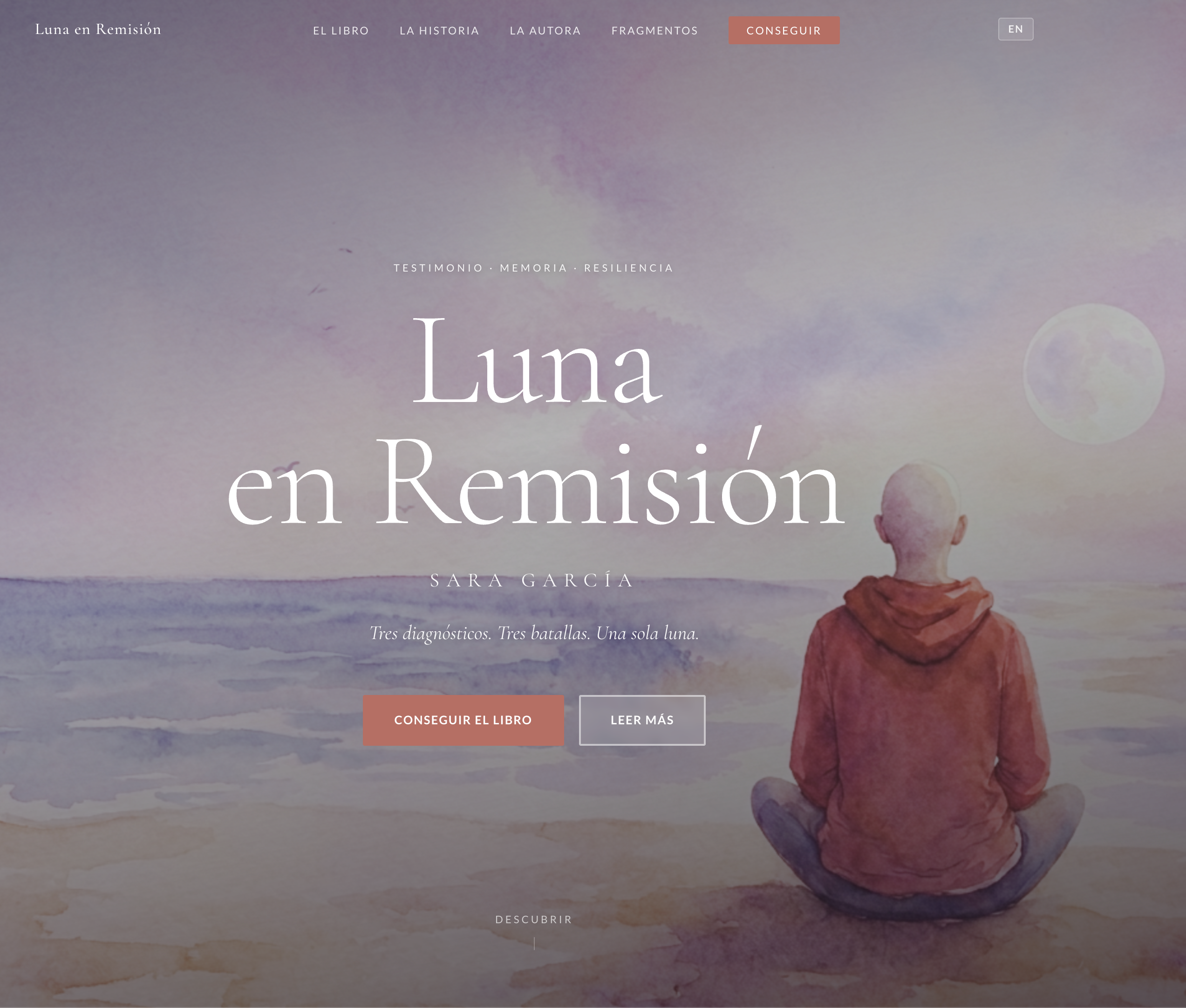 Luna en Remisión landing page hero: a watercolor figure seated by the ocean under a full moon, with the tagline 'Tres diagnósticos. Tres batallas. Una sola luna.'